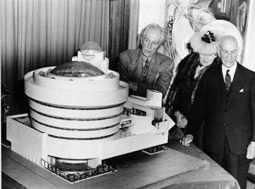Architect Frank Lloyd Wright(left), Solomon R. Guggenheim (right), and Baroness Hilla Rebay